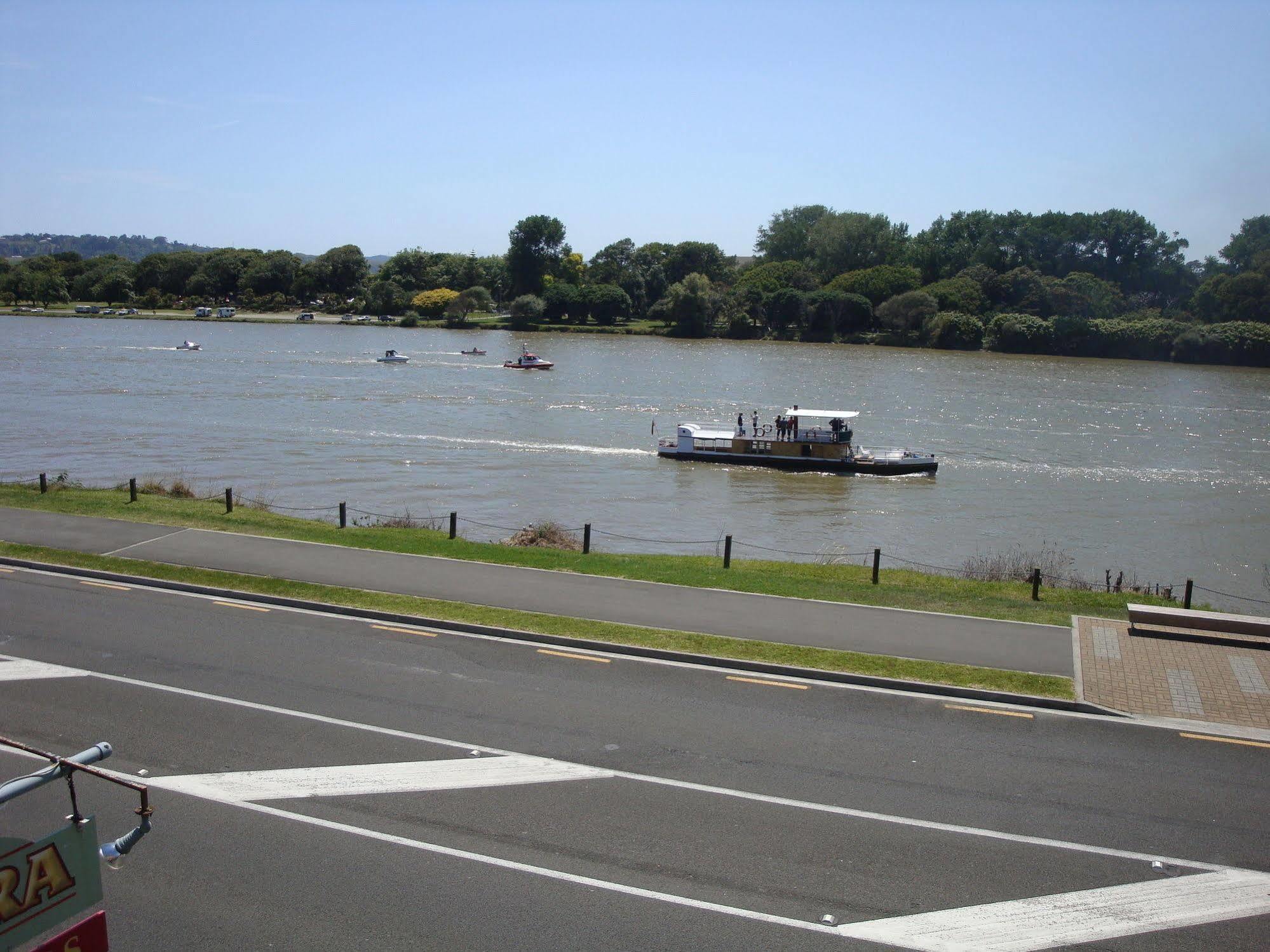 Tamara Riverside Lodge Whanganui Exterior photo
