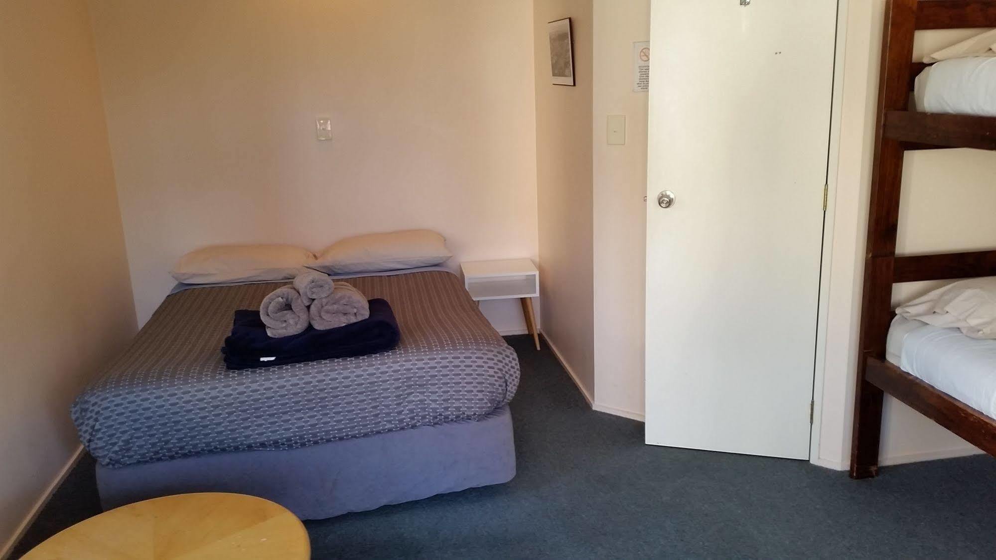 Tamara Riverside Lodge Whanganui Exterior photo